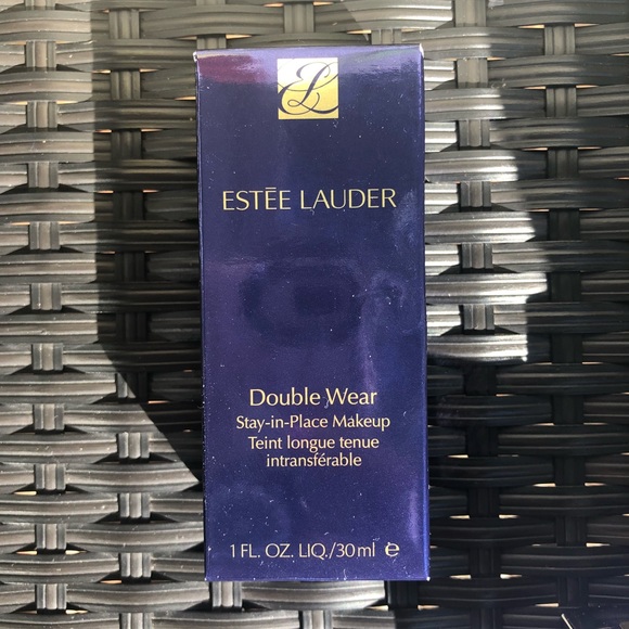 Estée Lauder Double Wear Foundation 2 C1 - Picture 2 of 4